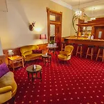 מלון Parkhotel Du Sauvage 4*
